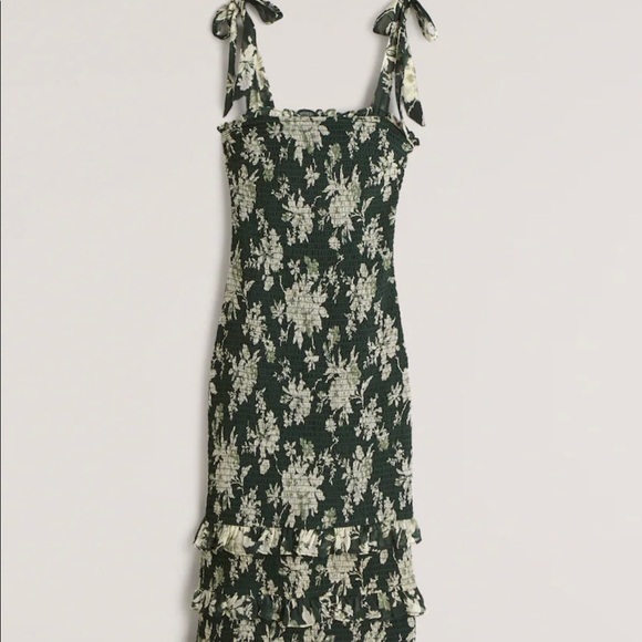 NWT Abercrombie & Fitch Tie Strap Smocked Midi Dress - Picture 7 of 10